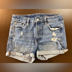 Old Navy size 12 High-Rise OG Straight Distressed Light Blue Denim Shorts
